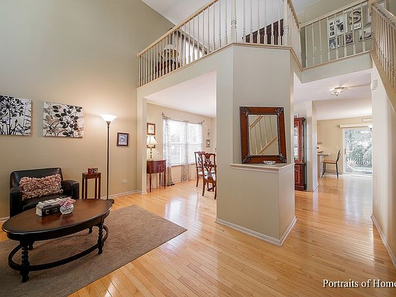 Double Story Entry & Living Room = A Grand Presence!