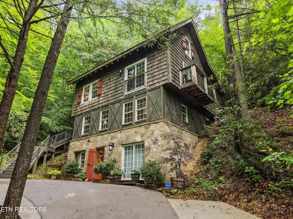 345 Gatlin Dr, Gatlinburg, TN 37738