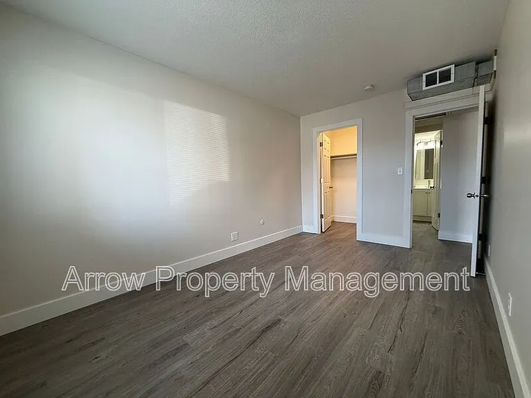 1315 F St #4 — Photo 6