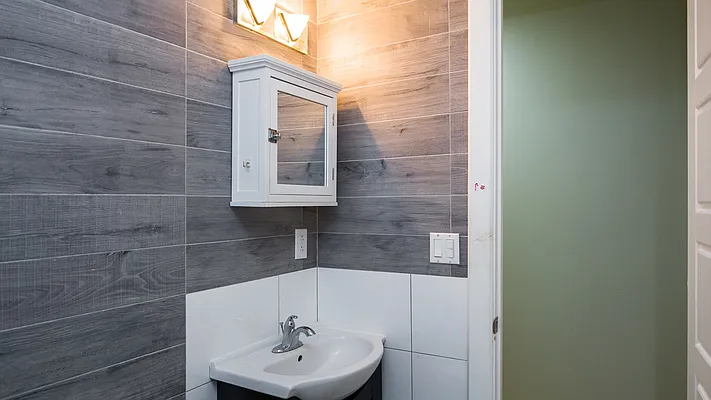 Rented by Nooklyn NYC LLC | media 10