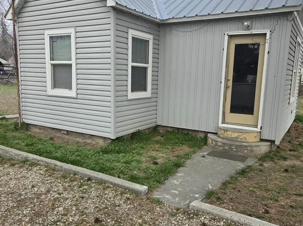 226 W Owyhee Ave, Homedale, ID 83628