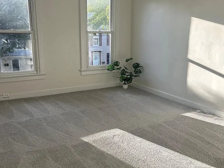 92 Pennsylvania Ave — Photo 5