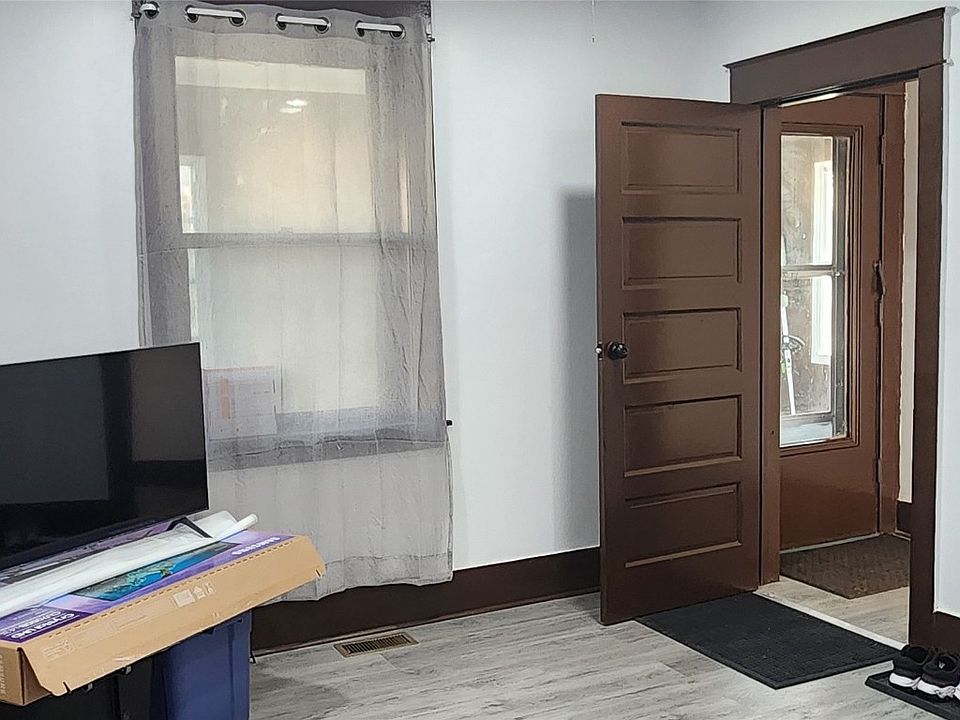 1005 Pine St Endicott NY Zillow