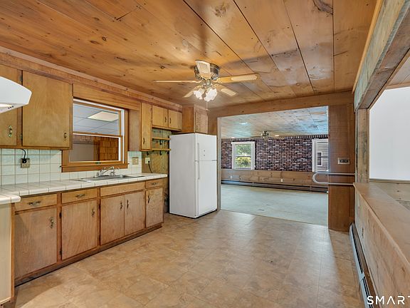 3rd image of 8 Chapel Hill Road