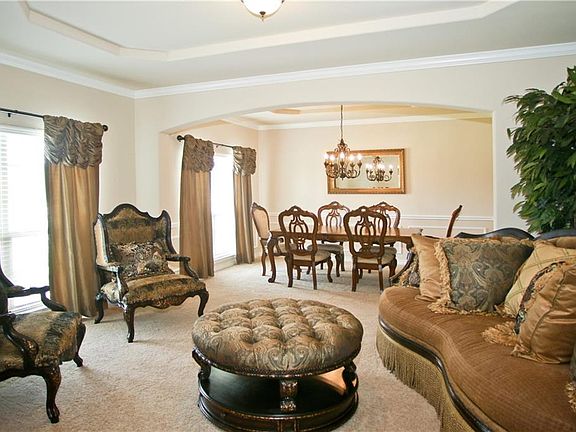 4th image of 5107 Crestwater Dr