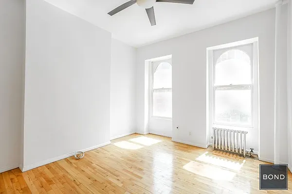 Rented by Bond New York | media 8