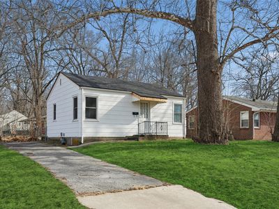 1131 69th St, Windsor Heights, IA, 50324