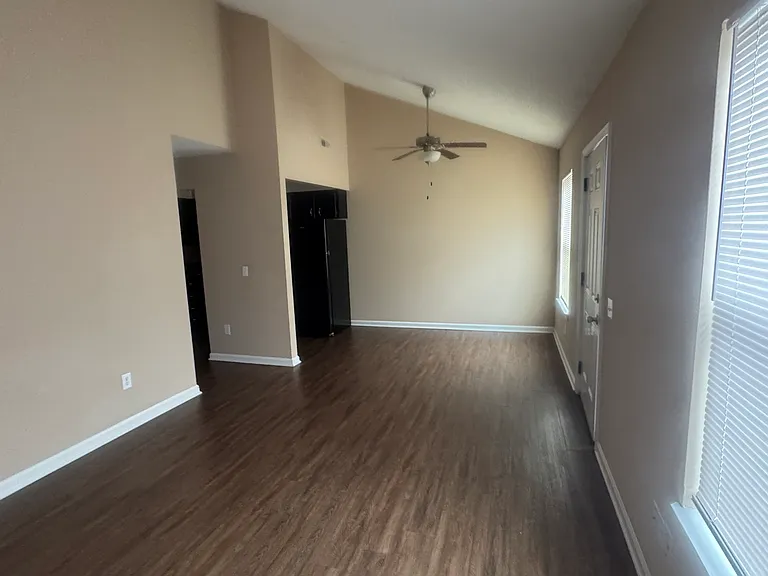516 Patricia Ln #35 — Photo 3