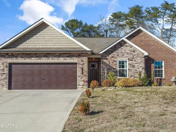 8017 Stone Hollow Dr, Knoxville, TN 37924