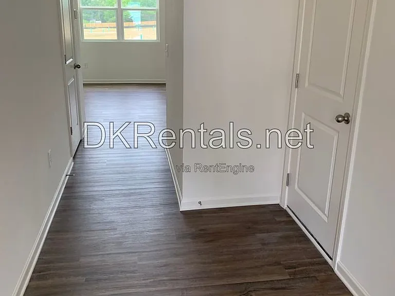 242 Grand Central Way — Photo 3