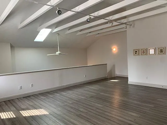 3042 Mabel Ct — Photo 9
