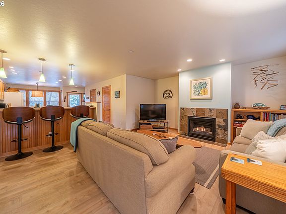 4th image of 5902 Barefoot Ln