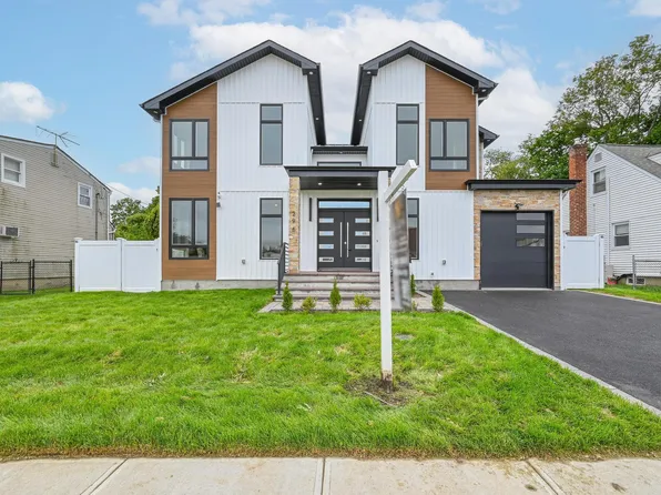 296 Division Avenue, Hicksville, NY 11801