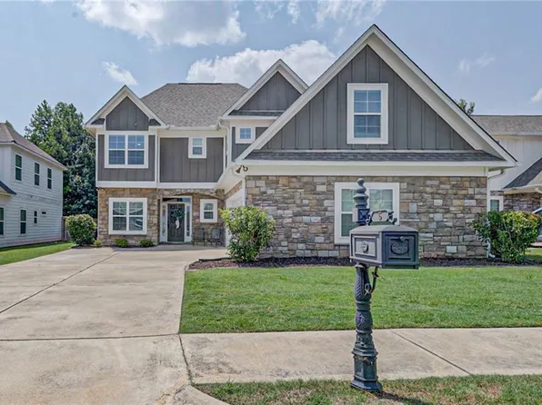5 Ivy Ln, Phenix City, AL 36867