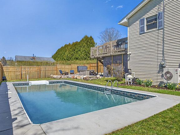 4th image of 3 Irving Heights