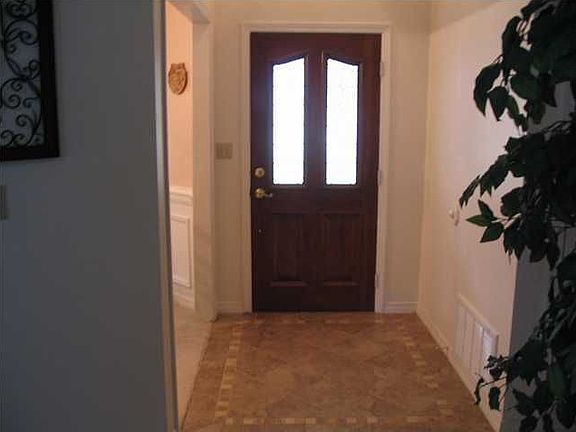 4th image of 210 Windsong Ct
