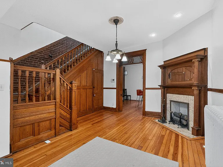 19 R St NW #B — Photo 9