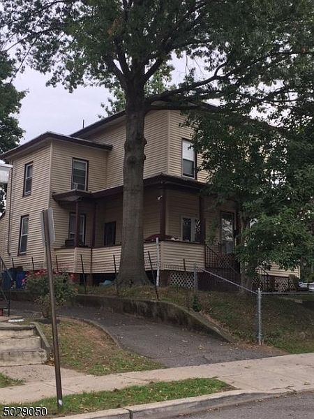 2nd image of 93 Lincoln St