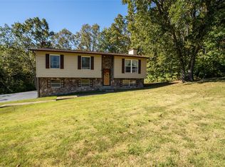 10 Laura Ln, Festus, MO 63028