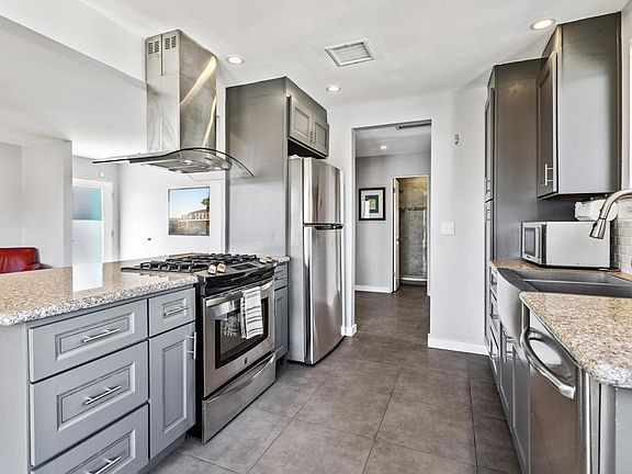 4th image of 38175 Vista Dr