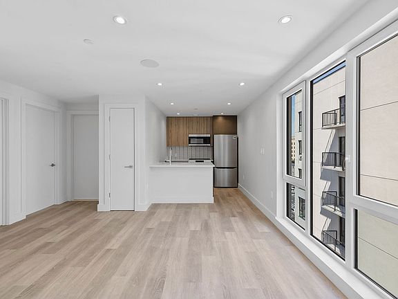 3rd image of 2605 Snyder Ave #4J