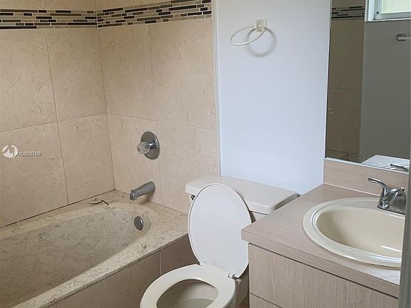 4th image of 5910 Hayes St #5914