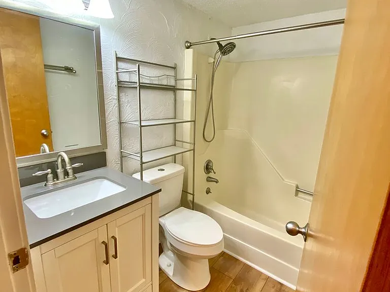 6112 Harbourside Dr — Photo 9