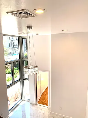 Rented by Compass | media 21