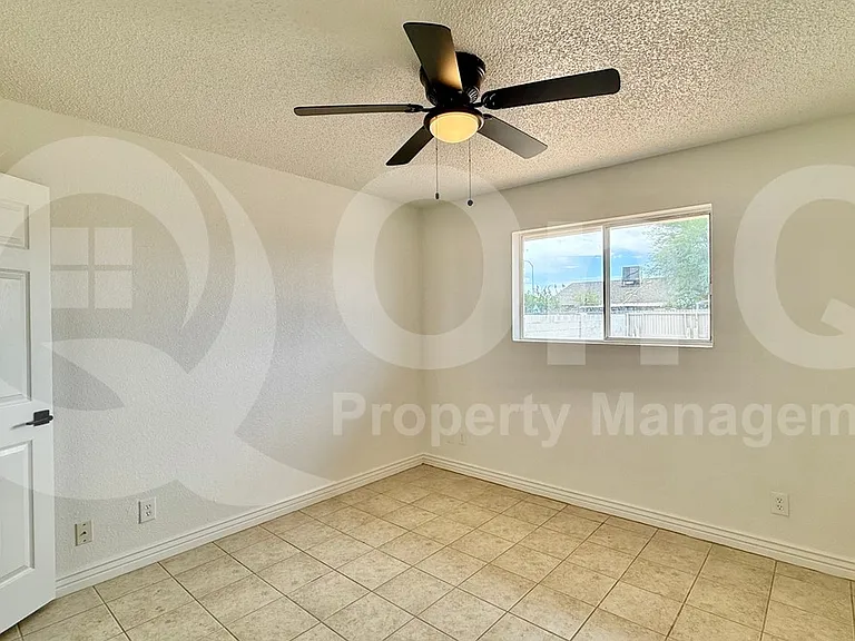 1043 E 10th Ave — Photo 9