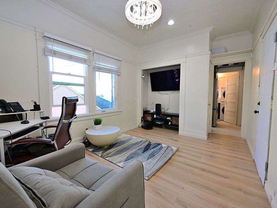 Extremely bright fully upgraded with ocean view from private balcony