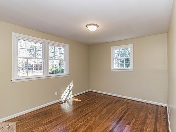 5th image of 1303 North Dr