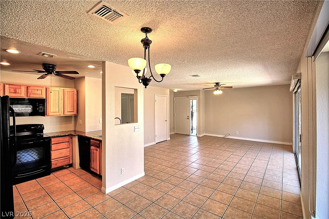 2 bed, 1.0 bath, 957 sqft, $1,295 — Photo 3