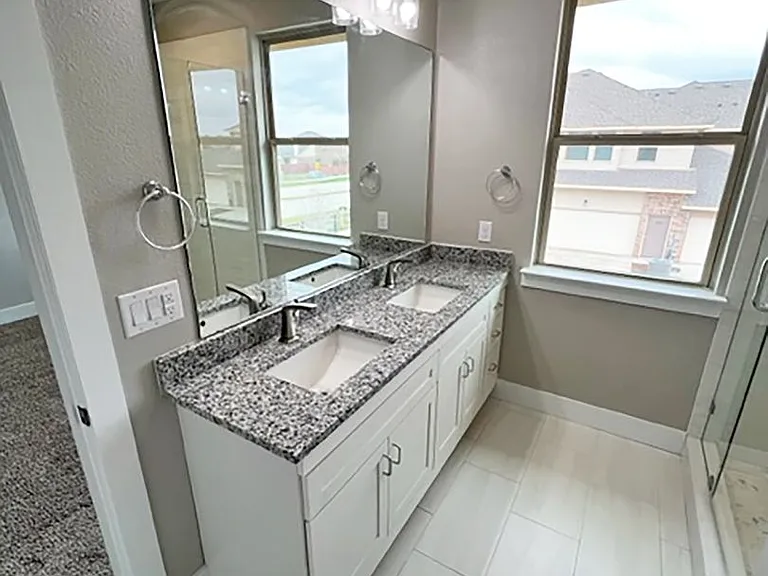 3605 Bonnie Brae St — Photo 11