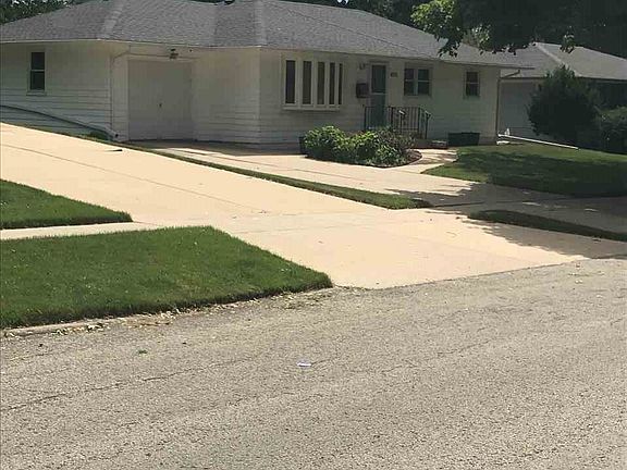 2nd image of 4015 Dakota Ln