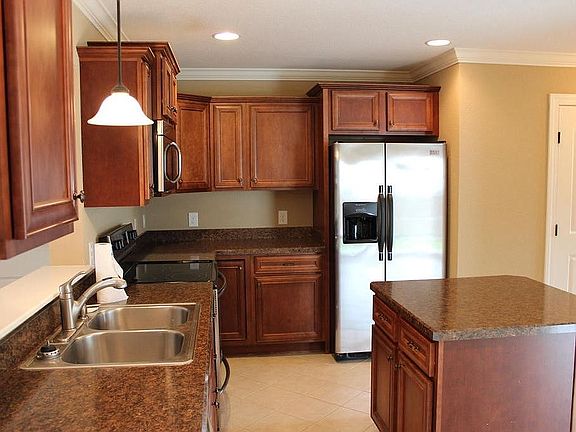 3rd image of 1636 Brook Hollow Dr #B