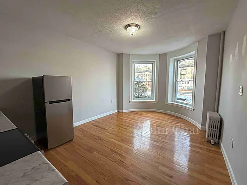 1128 Commonwealth Ave Photo 1