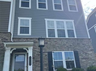 1052 Adair Ave, Valencia, PA 16059
