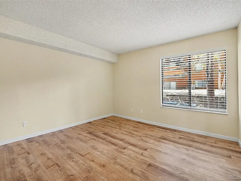 433 Wright St #103 — Photo 10