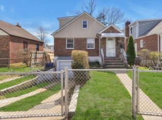 16 Jefferson Ave, Valley Stream, NY 11580