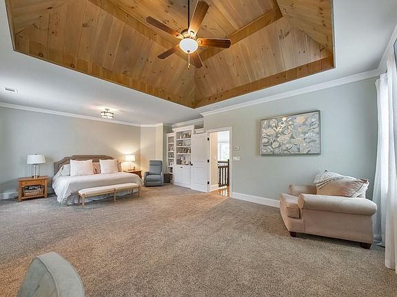 5th image of 4856 Grandview Ct