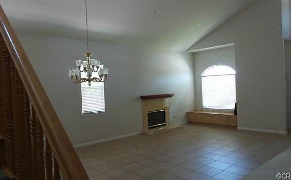 4th image of 127 Everett Ave