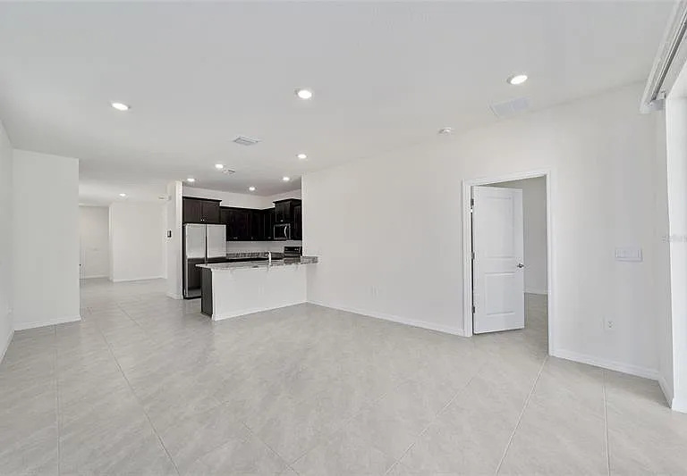 4111 NW 44th Cir — Photo 7