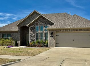 1681 Sunrise Cir, Centerton, AR 72719