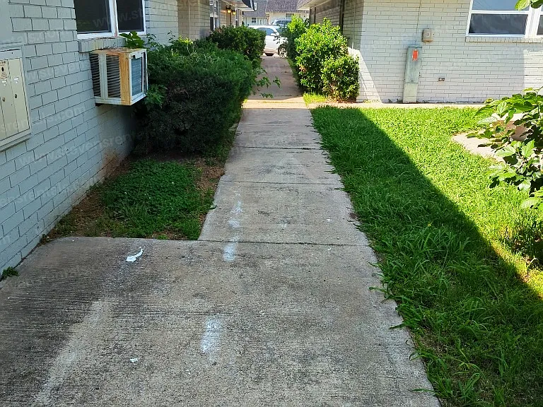 Greenswest Apartments — Photo 8