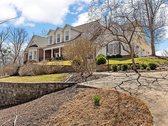 2nd image of 4615 Blarney Dr NE