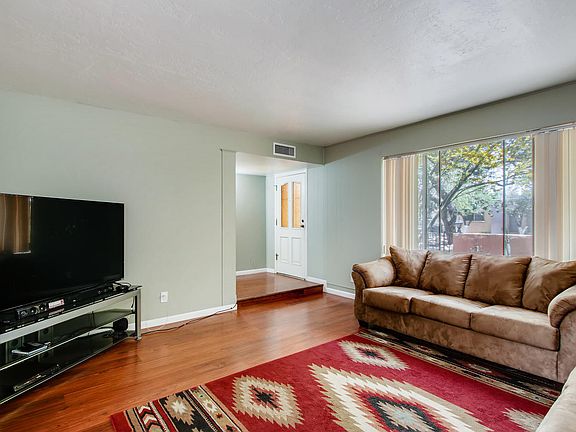 5th image of 530 N Hobson Plz