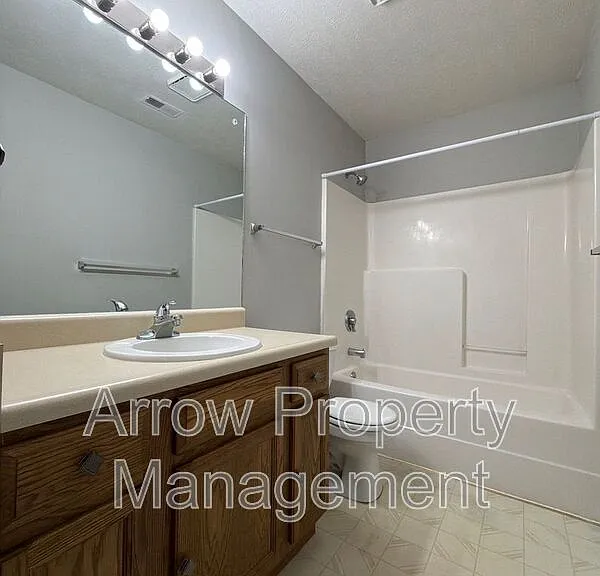 535 S Oak St #3 — Photo 10