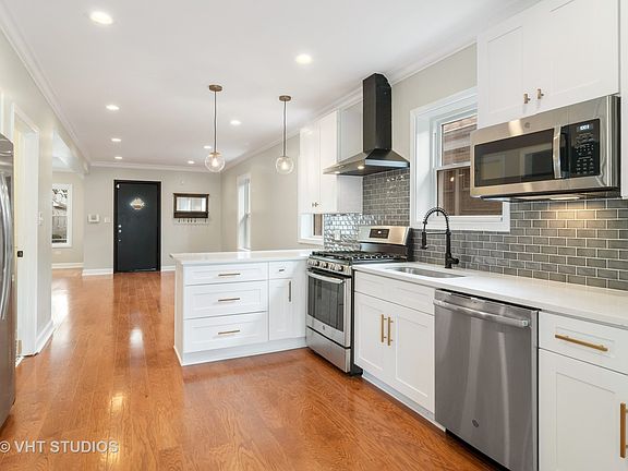 2nd image of 2937 N Narragansett Ave