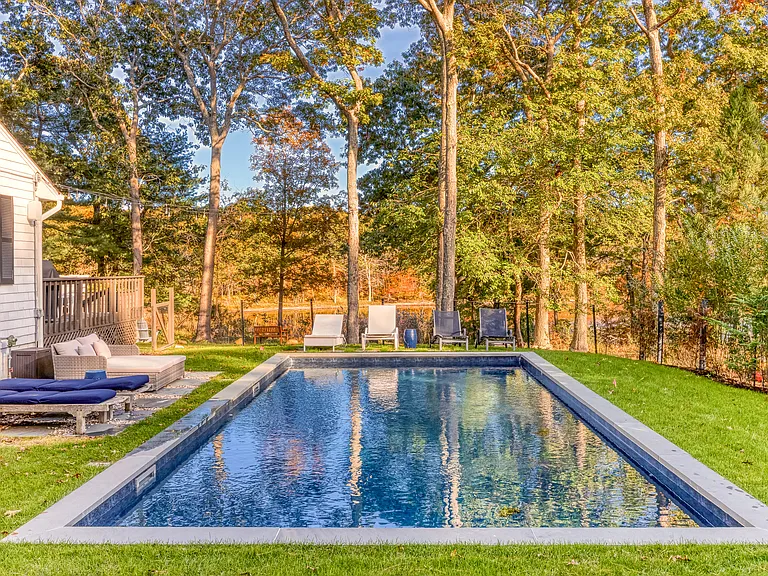 Laurel Ln — Photo 7