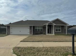 406 Mission Crest Cir, Lindale, TX 75771